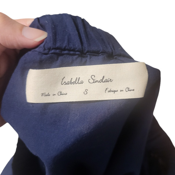 Isabella Sinclair navy blue off shoulder, eyelet detail top, size small - Picture 3 of 5